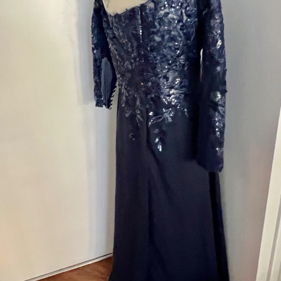 Long Sleeve Mother of The Bride Dresses for Wedding and Holidays celebration S22 - Picture 7 of 10